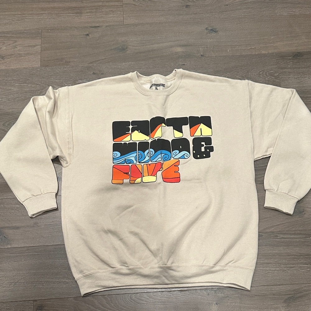 NWOT Earth & Fire Beige Sweater